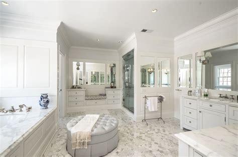 Master bedroom with bathroom and walk in closet. walk in closet | Kamar mandi, Desain rumah, Wattpad