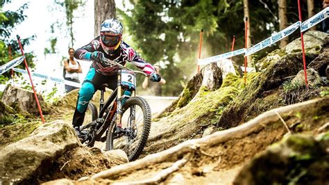 The Wildest Downhill Mtb Moments Of 2017 Uci Mtb World Cup 2017