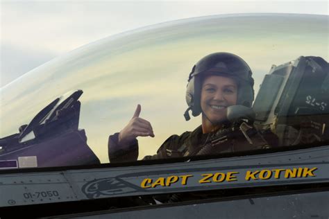 First Female F 16 Viper Demo Team Pilot Lost Her Job Just After Two