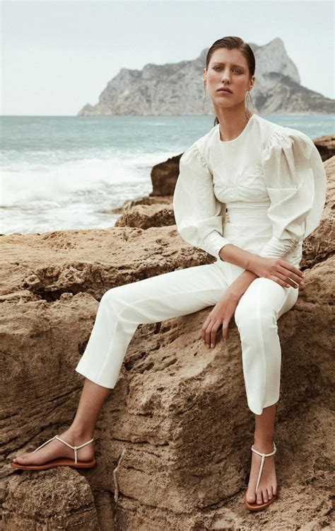 Editorial Lienzo En Blanco Blank Canvas Mujerhoy Beach Fashion