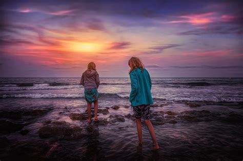 Wallpaper Sunlight Women Blonde Sunset Sea Brunette Sky Photography Clouds Beach