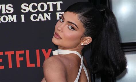 Kylie Jenners Cosmetics Company Warns Customers Of Shopify Security Breach Cosmetic Companies