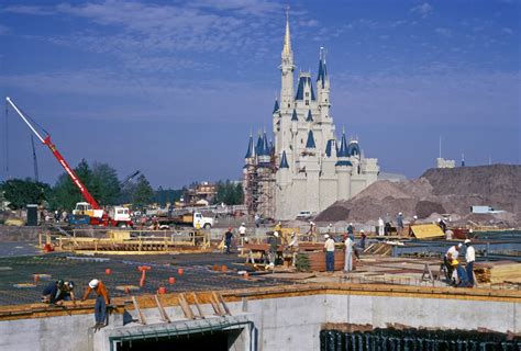 Building Walt Disney World