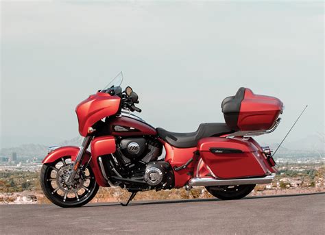 We review the 2020 indian springfield dark horse bagger/touring motorcycle in white. 2020 Indian Roadmaster Dark Horse Guide • Total Motorcycle