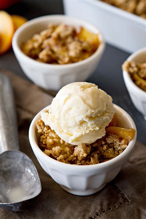 Fresh, juicy peaches are topped with oats, brown sugar and pumpkin pie ...