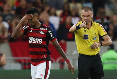 Flamengo Perde Com O último E Fica Mais Longe Da Frente Renascença