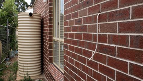 A water storage tank holds clean water from your reverse osmosis system or other filter systems until you're ready to use it. Cosy Igloo: Garage Door & Rain Water Tank