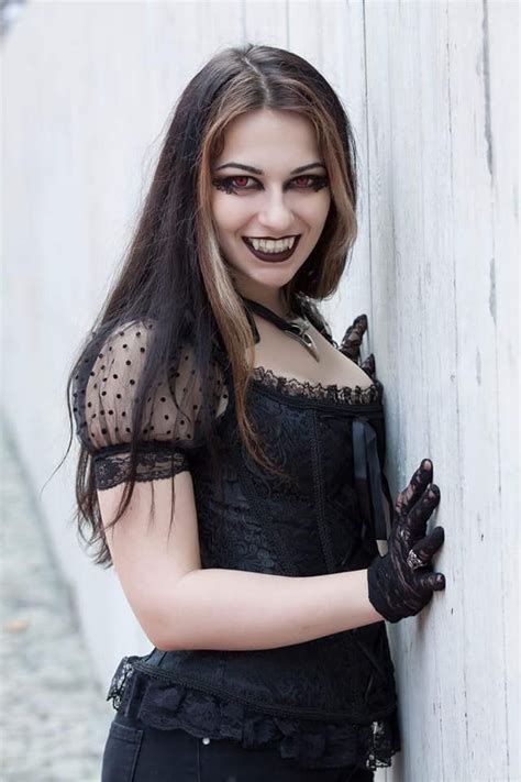 model blackmist photo lupaşca fangs lenses and choker vampfangs female vampire