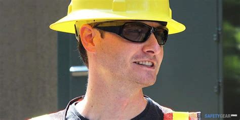 Construction Worker Wearing 3m Safety Glasses 1 Online Safety Equipment