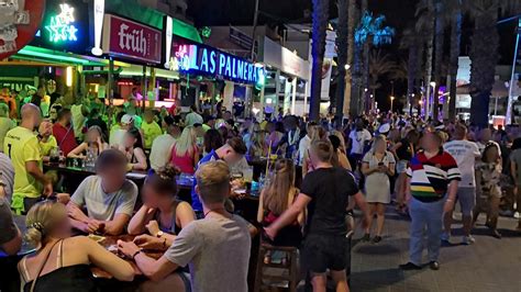 Touristen auf Mallorca: Ballermann-Party ohne Corona ...