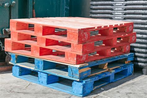 The Best Places To Find Free Pallets Near You