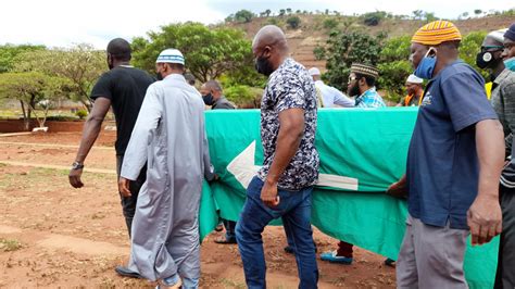 Moana's family buries differences to give socialite emotional send-off