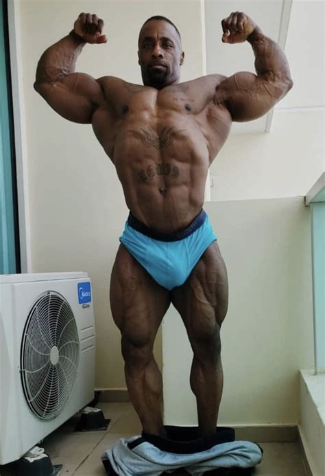 Dectric Lewis Well Hung Bodybuilder Page 43 Lpsg