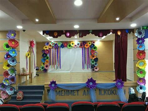 Pin By Semiha On Karne Hazirliklari School Decorations Stage