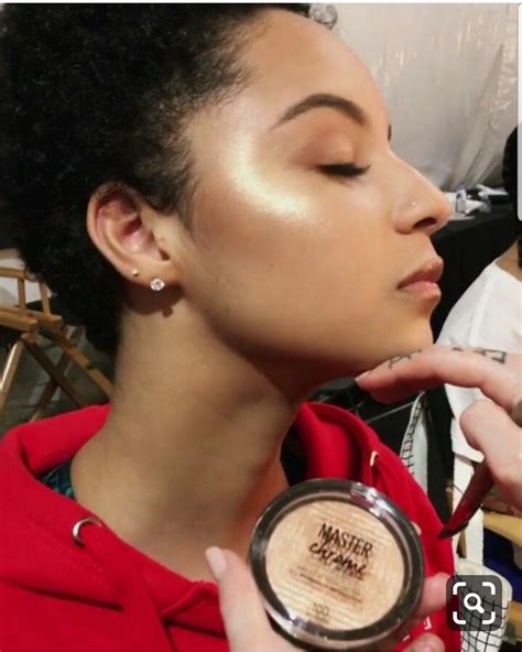 New 'Master Chrome' Highlighter by Maybelline | Maybelline highlighter, Highlighter makeup, Eye ...