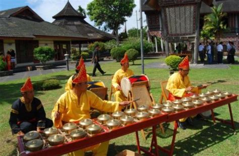 Talempong Alat Musik Tradisional Khas Minangkabau
