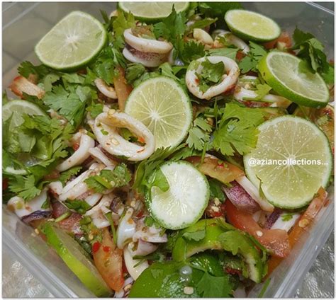 Rebus udang dan sotong yang telah dibersihkan. Azian Collections: Kerabu Sotong Ala Thai