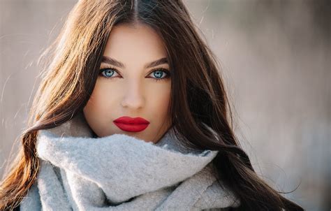 Обои взгляд девушка портрет макияж шарф брюнетка Krzysztof