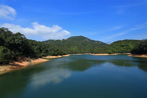 There is plenty of space for small reservoirs in hong kong, as the hilly areas provide valleys suitable for water storage. 班納山 | 綠洲 Oasistrek