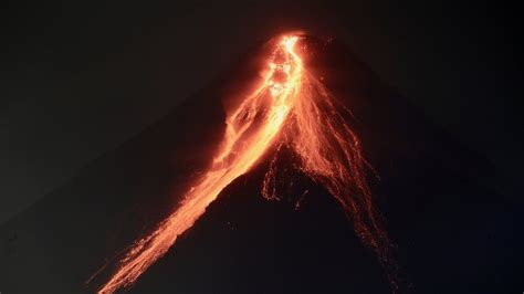 Mayon Thousands Evacuated As Philippine Volcano Oozes Lava Lmd