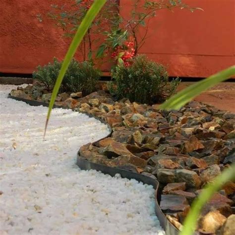Estanque de jardín con fuente de metal. Terrazas Pequeñas Con Fuentes De Agua - #Fuente #pared # ...