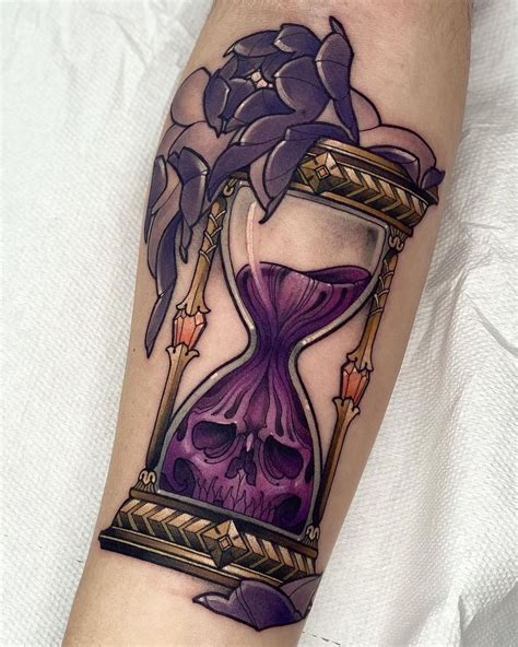 Details 73 Small Hourglass Tattoo In Cdgdbentre