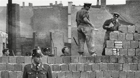 13 Août 1961 Début De La Construction Du Mur De Berlin En Allemagne