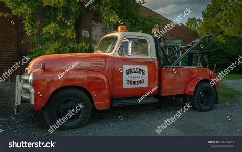 367 Old Rusty Tow Truck Images Stock Photos And Vectors Shutterstock