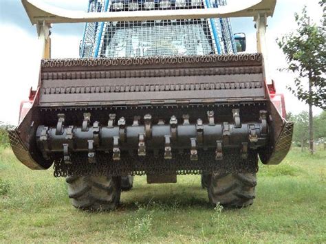 Offers products for professional agriculture, forestry and landscape maintenance. MALČER SEPPI-M