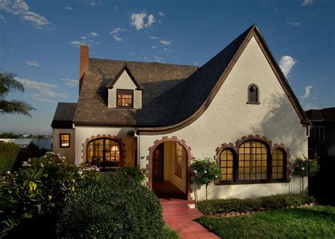 20 English Tudor Style Home
