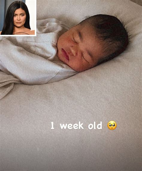 Kylie Jenner Shares New Photo Of Daughter Stormi At 1 Week Old