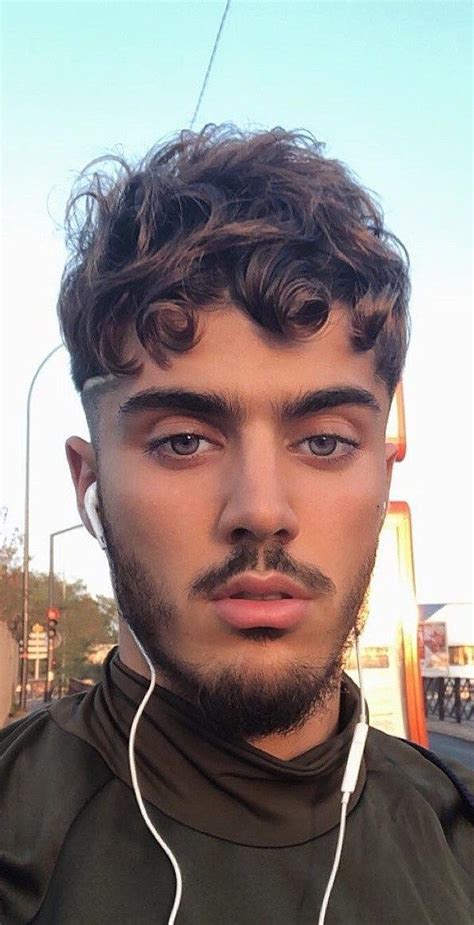 20 Best Curly Hairstyles For Men That Will Probably Suit Your Face 2018