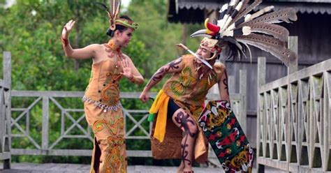 Pakaian Adat Kalimantan Timur Suku Dayak Dan Kutai Beserta My XXX Hot