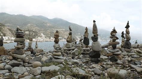 Stacked Rocks Meaning What Do Stacked Rocks Symbolize The Hiking