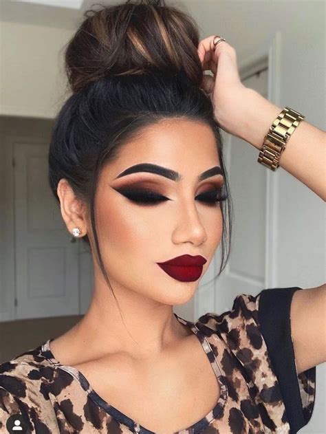 Gorgeous And Trendy Christmas Makeup Looks In 2019 Maquiagem Sexy