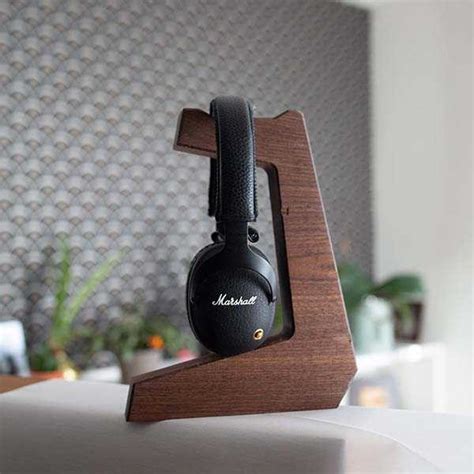 Handmade Minimalistic Wooden Headphone Stand Gadgetsin