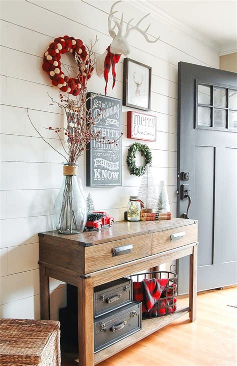 Great Christmas Entryway Ideas And Decor Tips To Make It