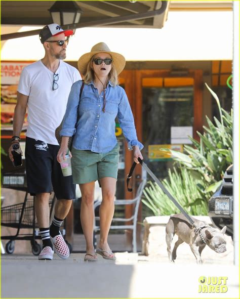 Reese Witherspoon Husband Jim Toth Enjoy A Stroll Together In Malibu