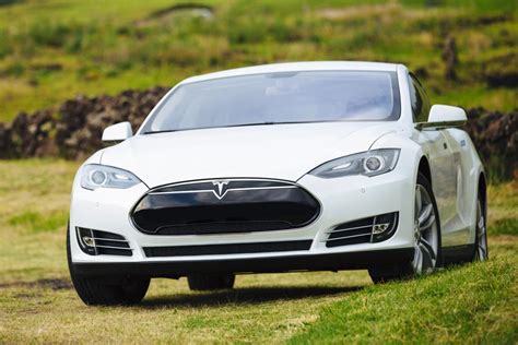 Tesla Briefly Becomes Most Valuable Us Car Company