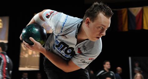 Top 24 How To Throw A Bowling Ball 2 Handed The 127 Top Answers