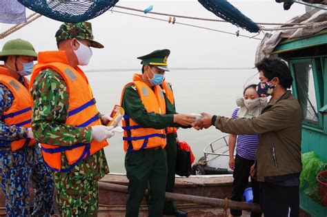 Bảng lương này chia thành 03 đối tượng là: Quân đội nhân dân Việt Nam thực hiện tốt chức năng đội ...