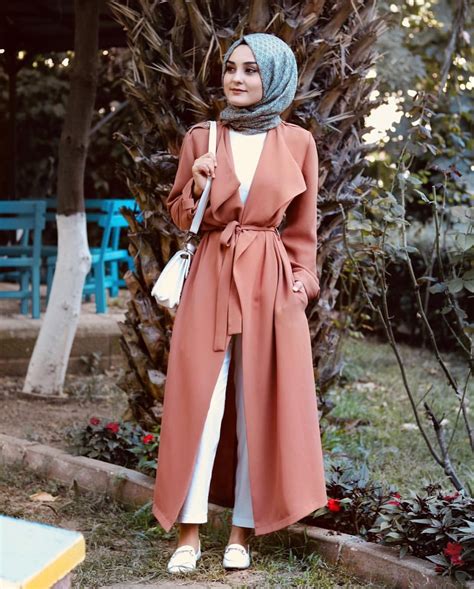 Gaya Terbaru 79 Hijab Look 2019