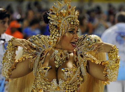 No Silicone Wanted Carnival Troupe Pushes For More Natural Women In
