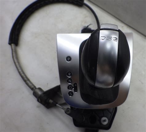 Le changement d'huile boîte automatique doit en effet être réalisé par un spécialiste. Sélecteur de boîte de vitesse automatique VW GOLF VI (5K1 ...