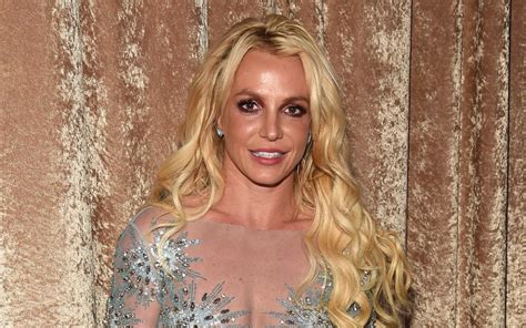 Britney Spears Dancing In Bikini Bottoms Is A Summer Vibe Parade