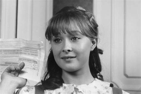 Провинциальная девушка, приехавшая поступать в москву. Тест: узнаете ли вы советских актрис по фото времен их ...