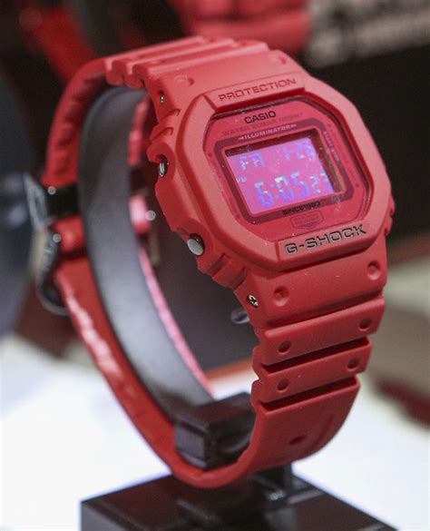 The fiery face is another aspect of the design that gets our juices flowing and it looks even better … Casio G-Shock 35th Anniversary Red Out | aBlogtoWatch