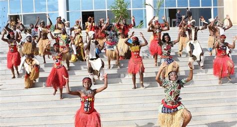 O Grupo Kilandukilu A Força Da Dança Tradicional Angolana