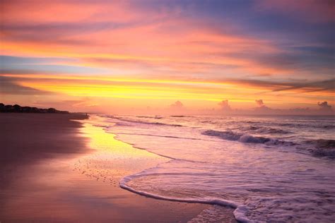 Sunrise On The Beach In The Summer Time At Ocean Isle Beach 4k
