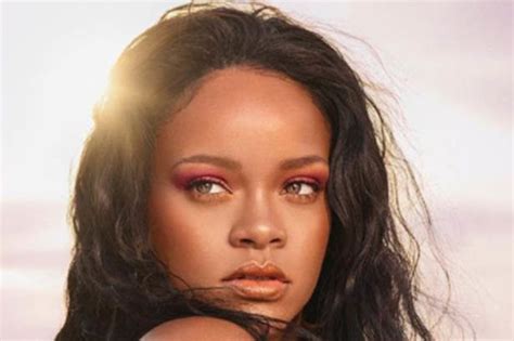 Flesh Flashing Queen Rihanna Strips Topless For Sizzling Display